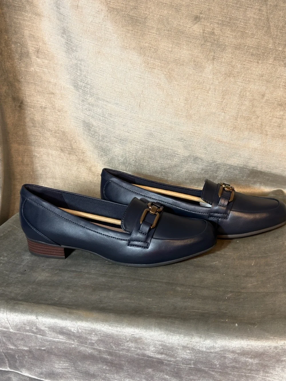 Clarks Juliet Echo Navy Leather Slip-On Shoes. Women's Size 10M NEW